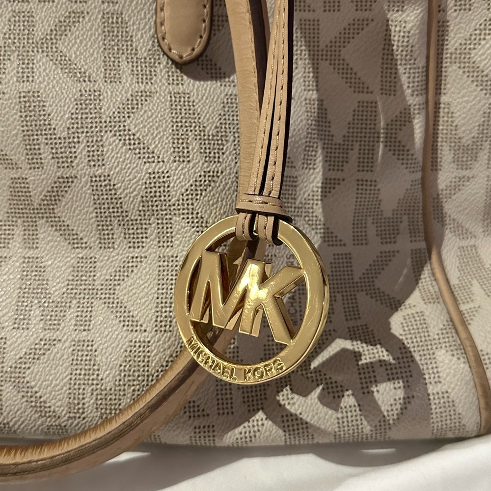 Michael Kors Monogram Vanilla - image 3